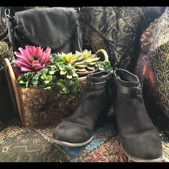 Black suede top booties - Picture 3 of 8